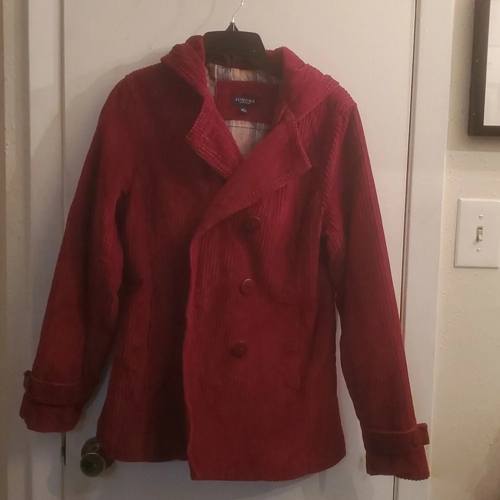 Red jacket - Picture 1 of 3